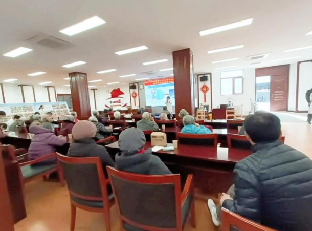 “善德光明行”為管莊干休所離退休干部進行眼健康服務